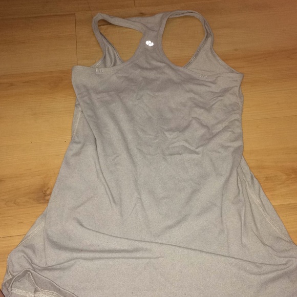 lululemon razor back tang top with scooped front - Picture 3 of 3